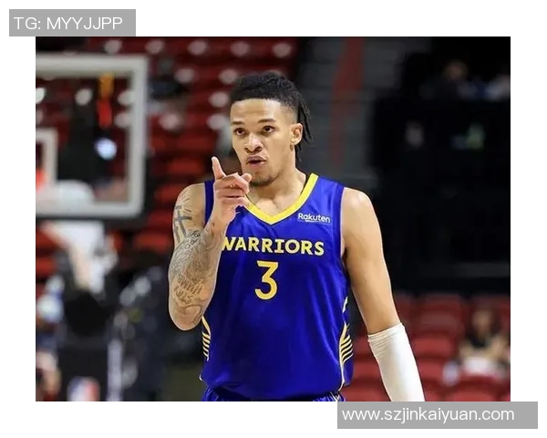 更衣室失控，小球战术失效！买卖三将换血已成勇士仅有出路